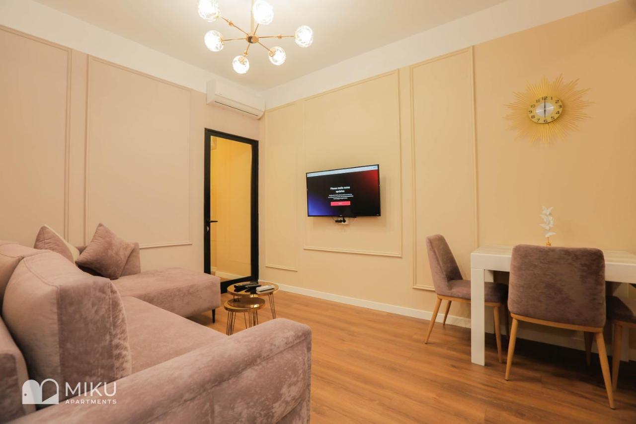 Miku Apartment - Perfect 1Bedroom At Komuna E Parisit 地拉那 外观 照片
